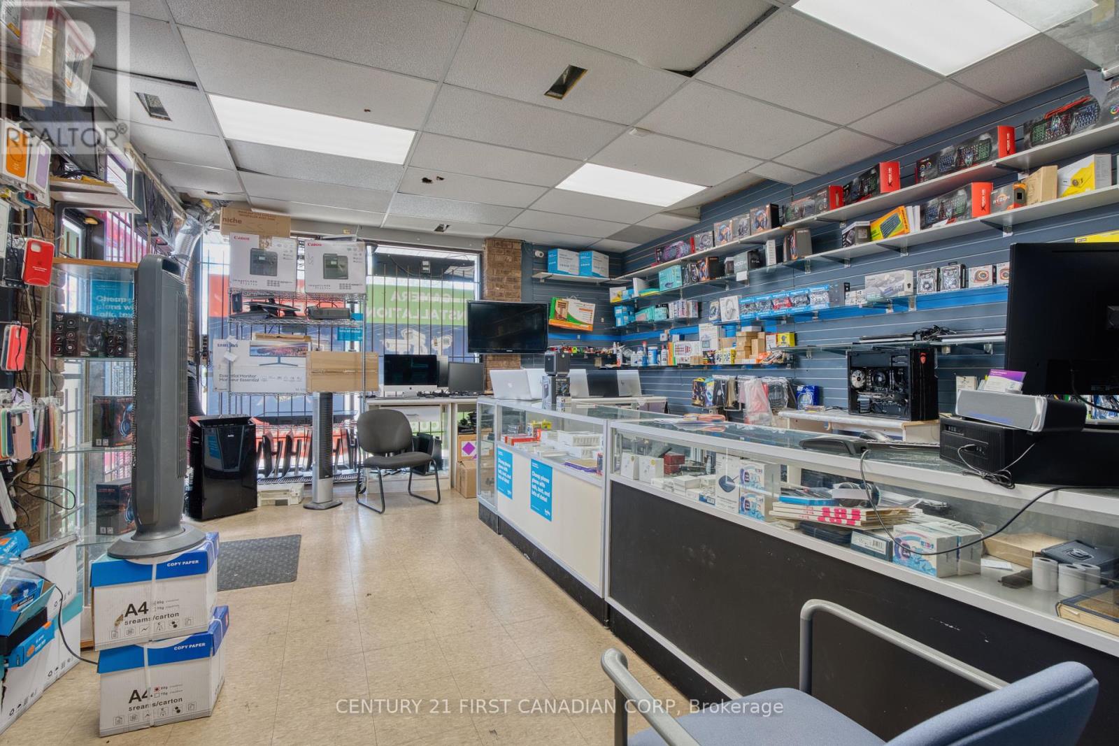 Photo 8 of Unit 4 7 89 Wharncliffe Road N, London North ON