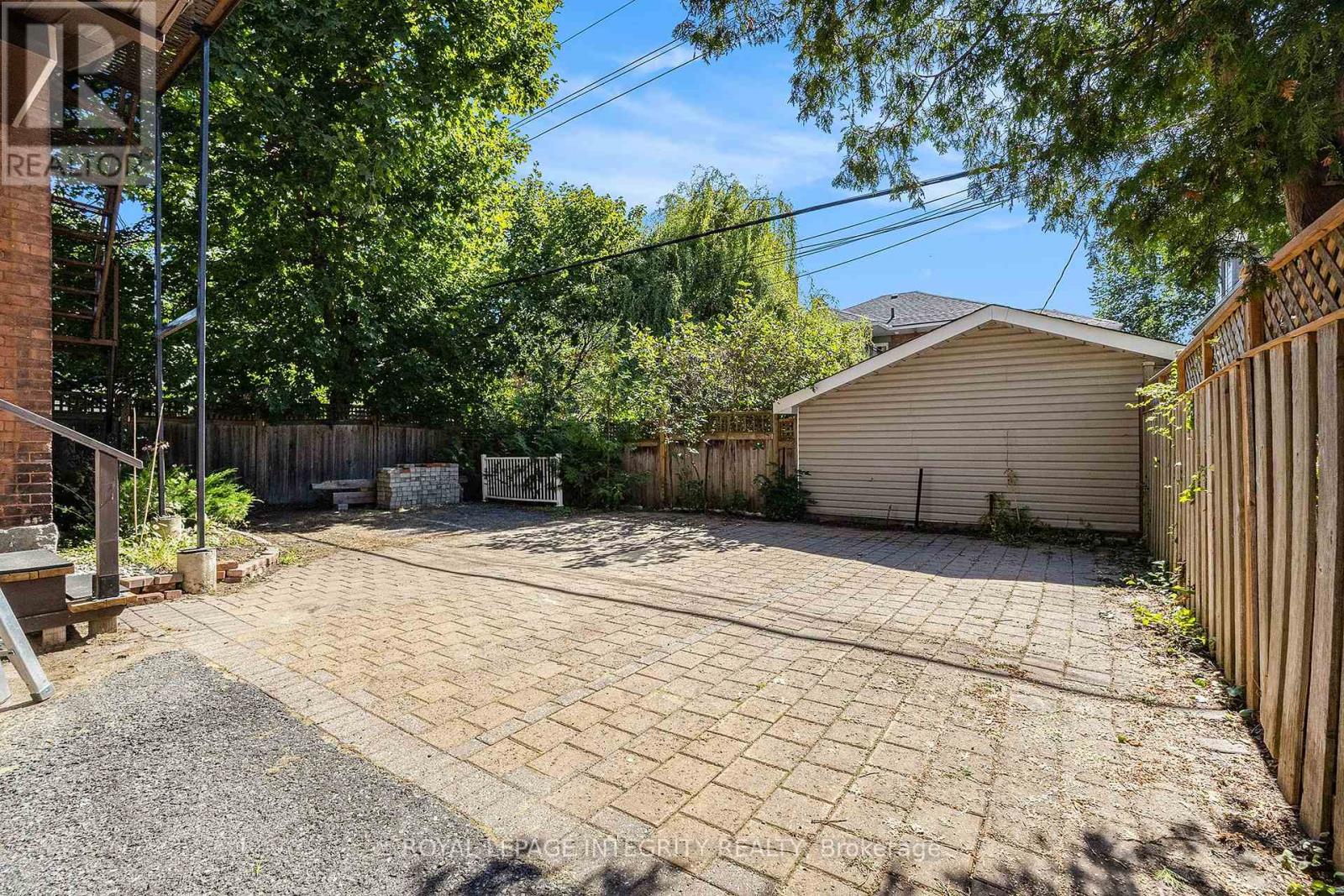 Photo 6 of 4 220 Powell Avenue, Ottawa ON