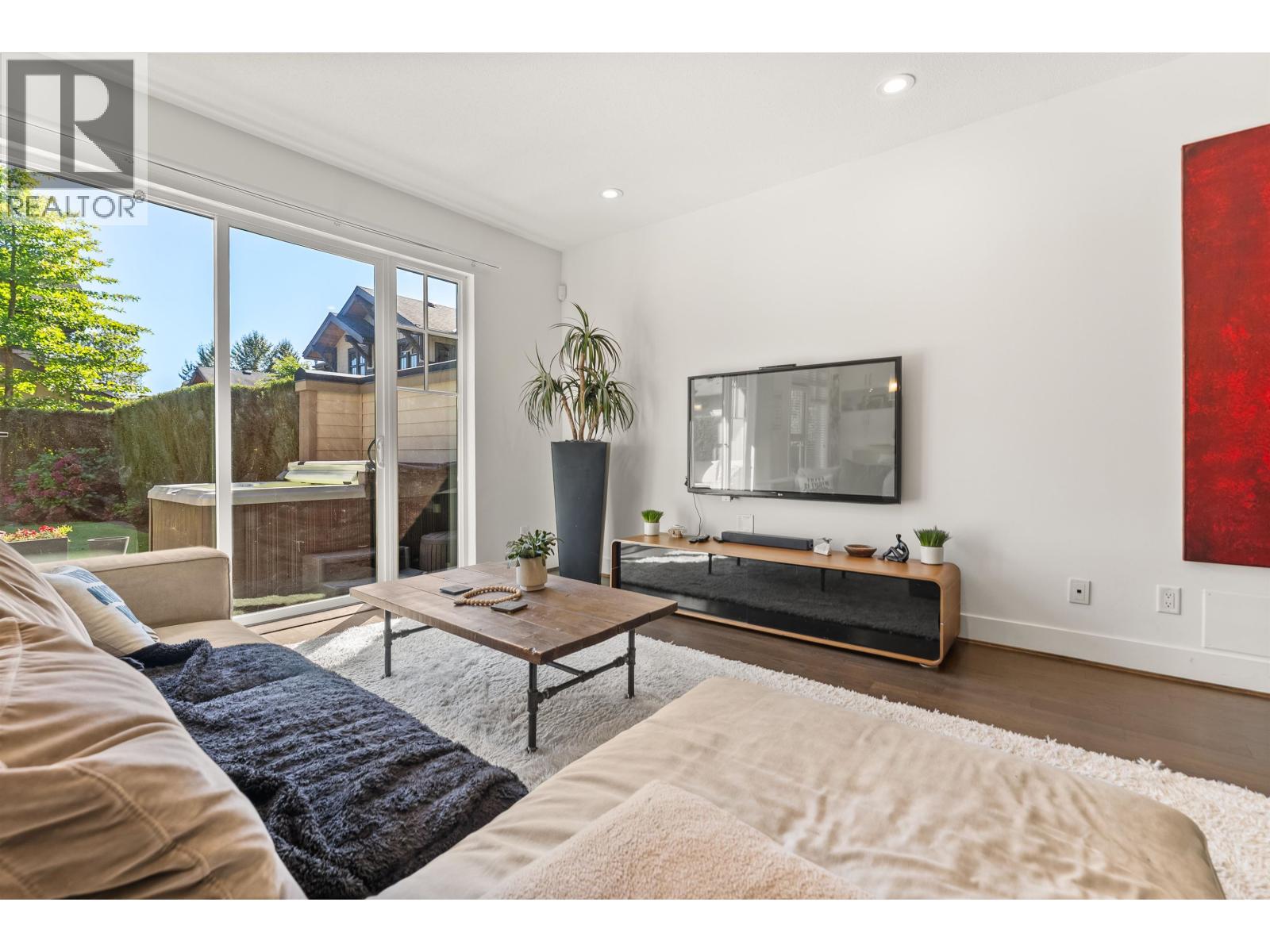 Photo 16 of 41 3639 Aldercrest Drive, North Vancouver BC