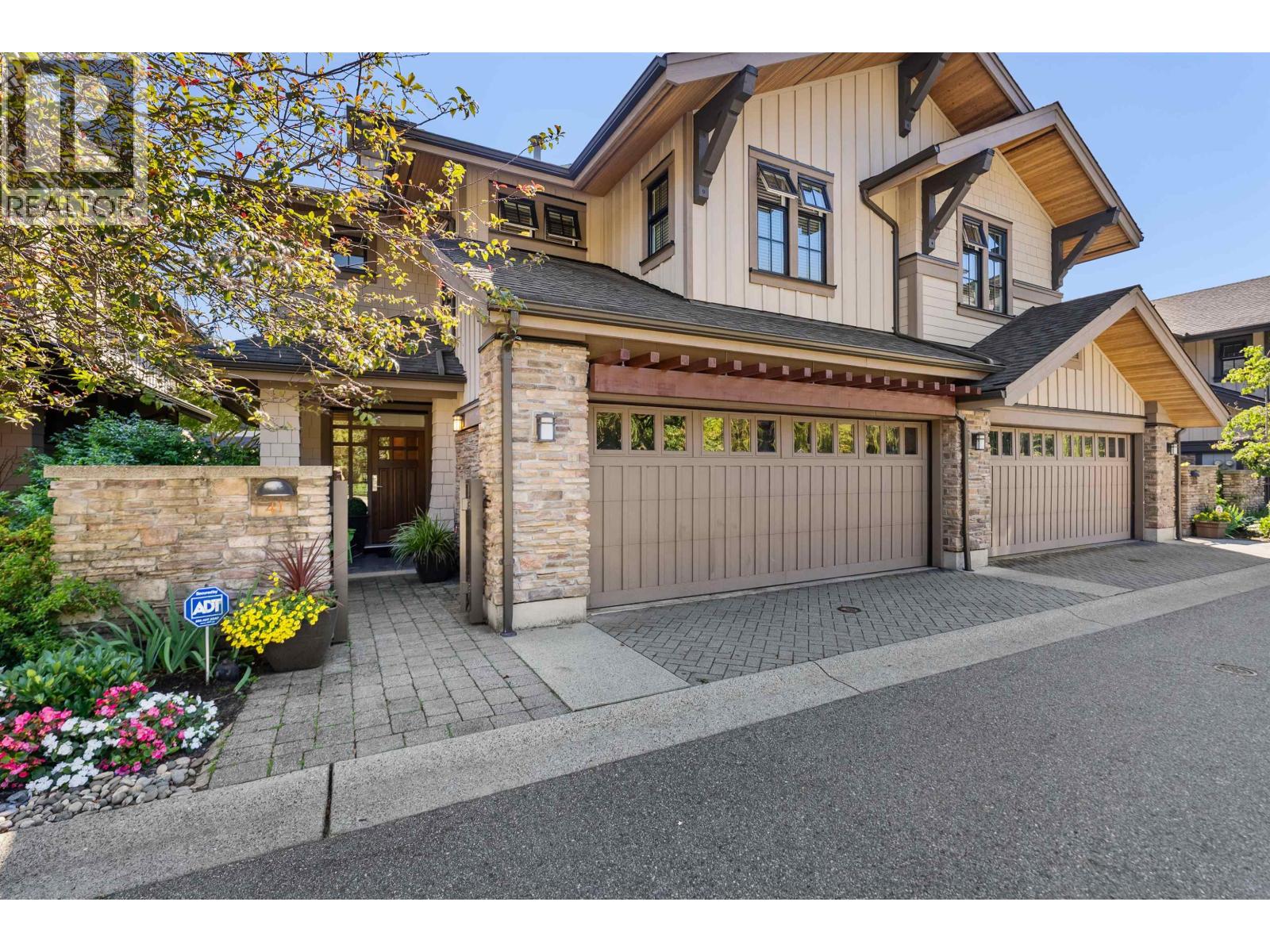 Photo 2 of 41 3639 Aldercrest Drive, North Vancouver BC
