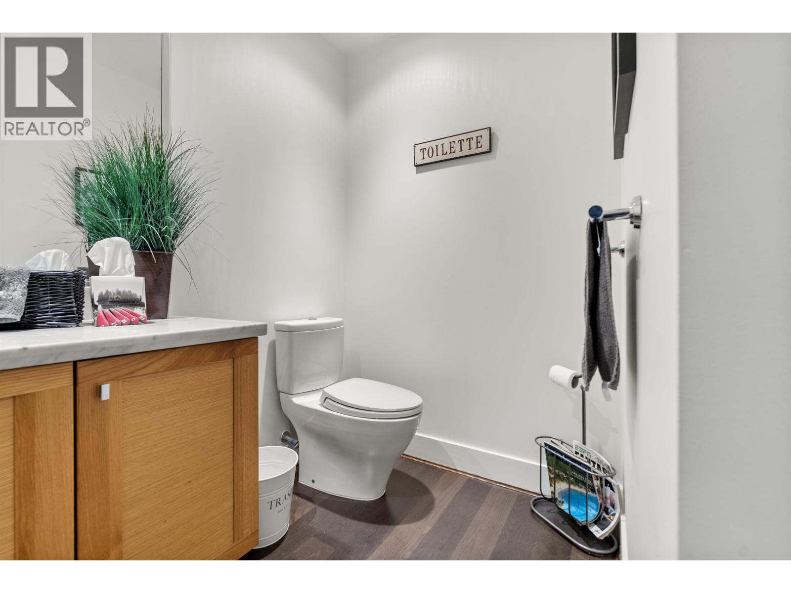 Photo 23 of 41 3639 Aldercrest Drive, North Vancouver BC