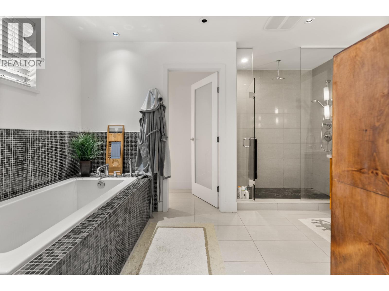 Photo 26 of 41 3639 Aldercrest Drive, North Vancouver BC