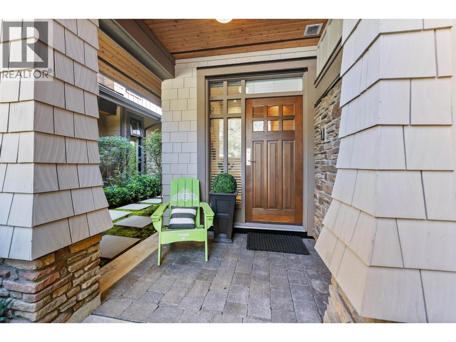 Photo 5 of 41 3639 Aldercrest Drive, North Vancouver BC