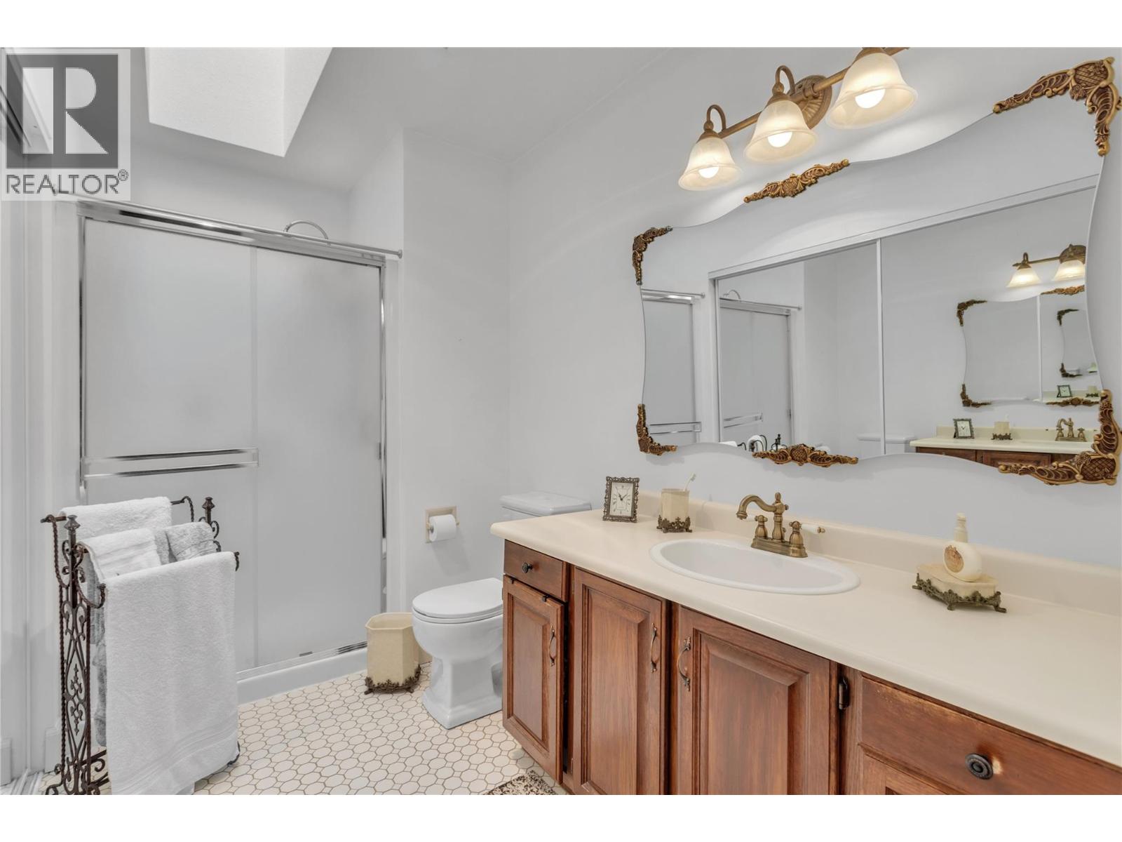 203 4450 Ponderosa Drive, Peachland