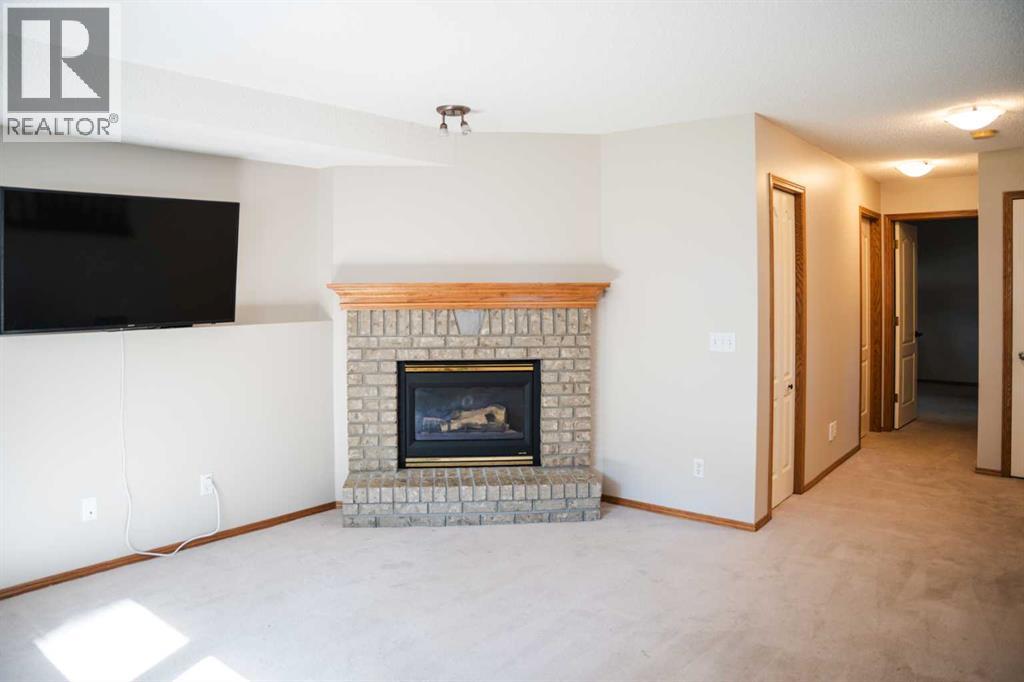 Photo 12 of 445 Rocky Ridge Bay Nw, Calgary AB