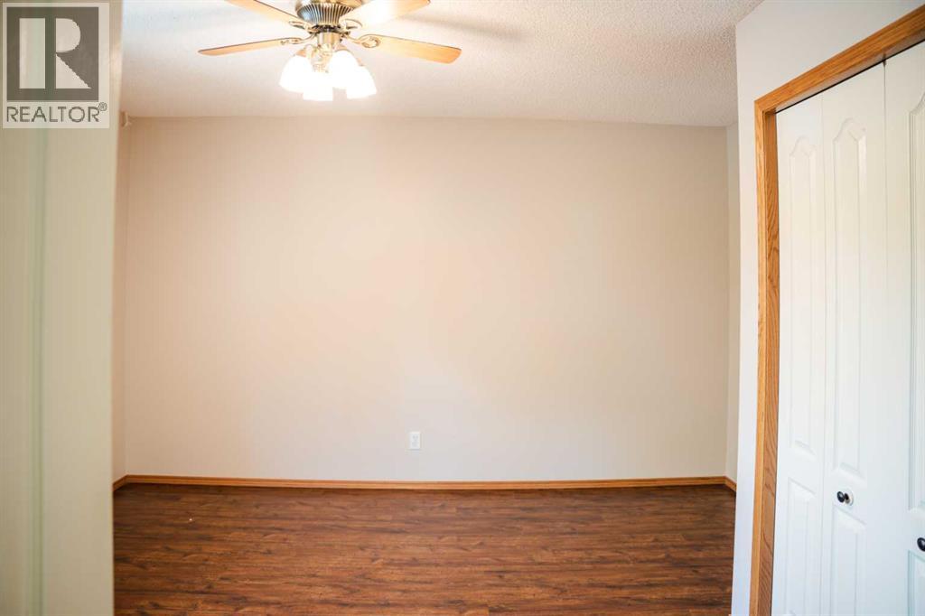 Photo 17 of 445 Rocky Ridge Bay Nw, Calgary AB