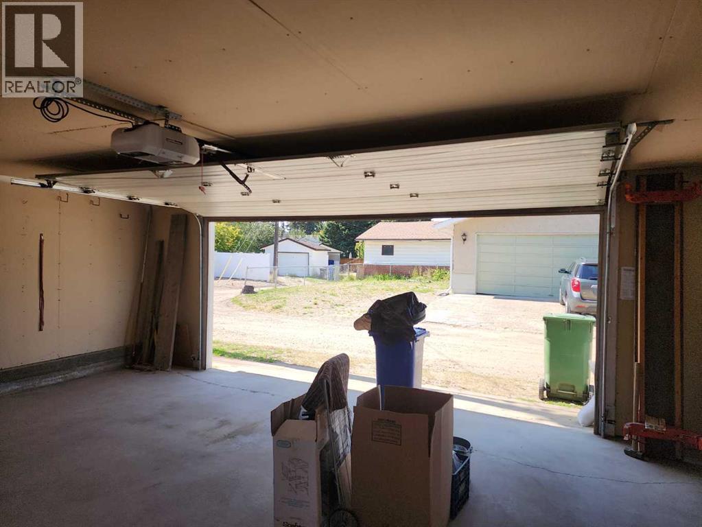 Photo 5 of 3314 44 A Avenue, Red Deer AB