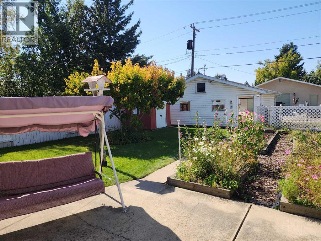 Photo 6 of 3314 44 A Avenue, Red Deer AB