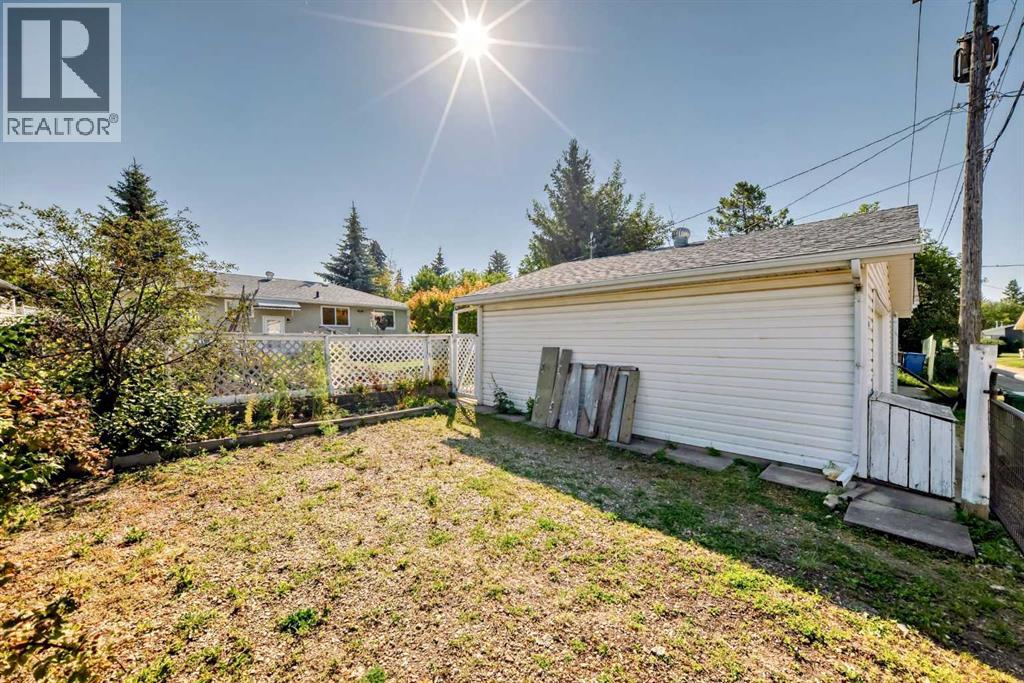 Photo 33 of 3314 44 A Avenue, Red Deer AB