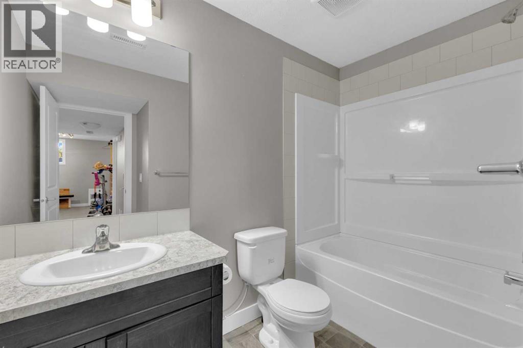 Photo 35 of 2 Hawthorn Place N, Sylvan Lake AB