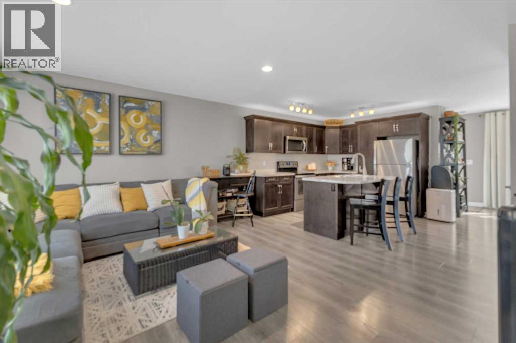 Photo 8 of 2 Hawthorn Place N, Sylvan Lake AB