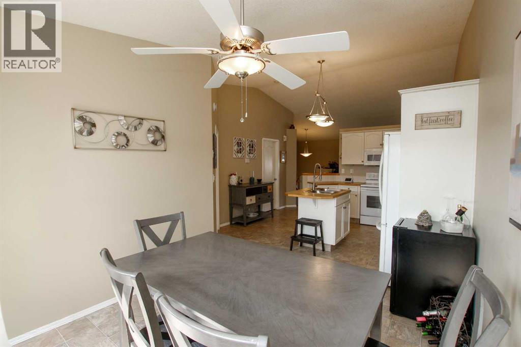 Photo 16 of 13 Kenny Close, Red Deer AB