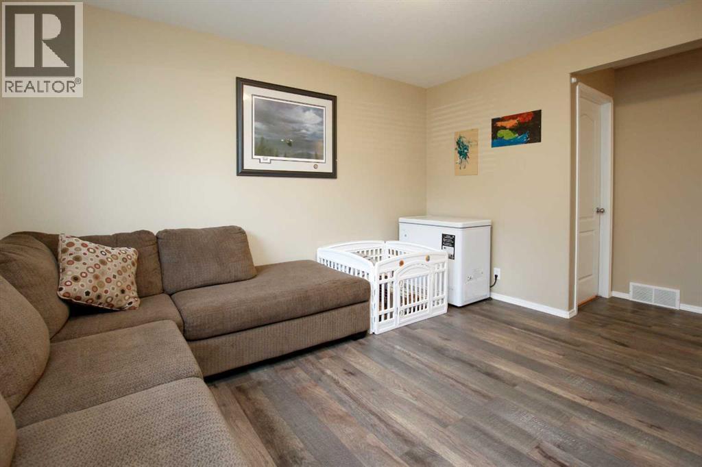 Photo 25 of 13 Kenny Close, Red Deer AB