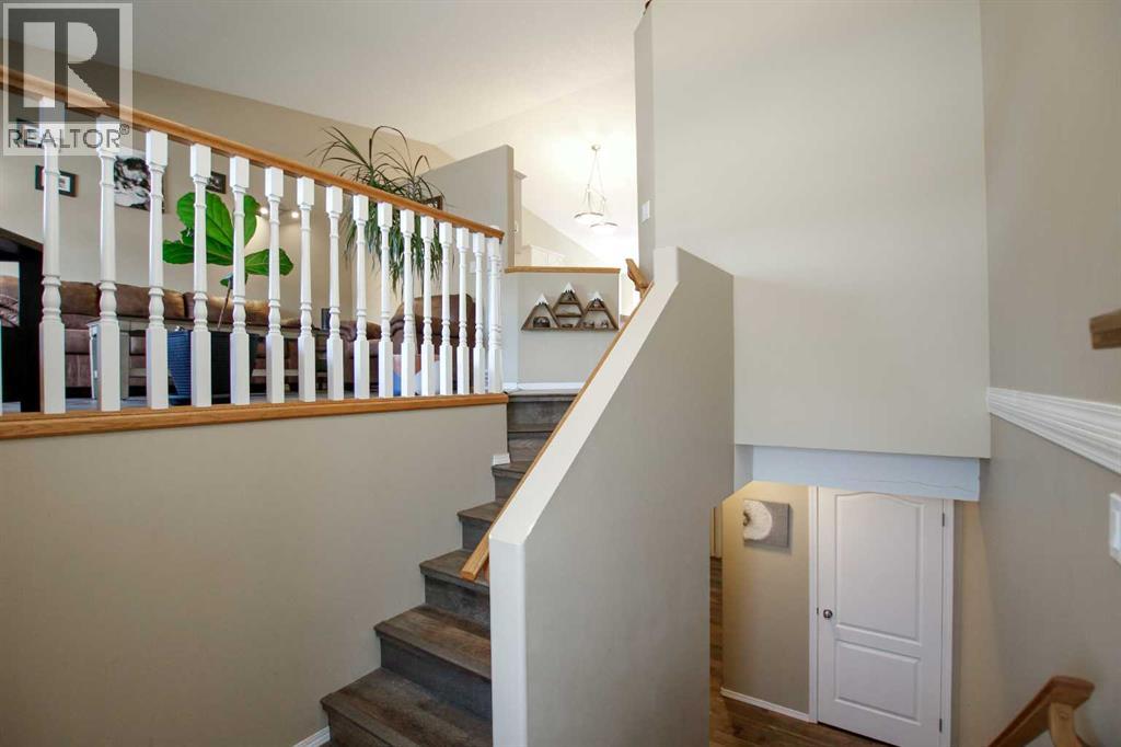 Photo 3 of 13 Kenny Close, Red Deer AB