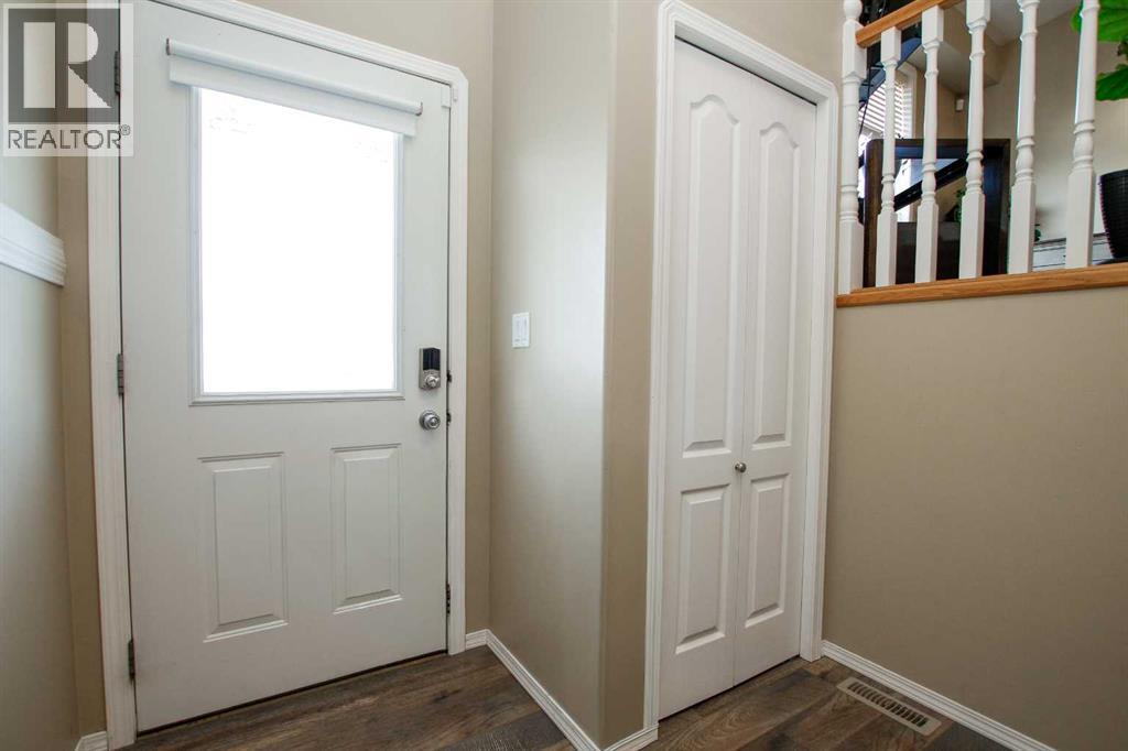 Photo 4 of 13 Kenny Close, Red Deer AB