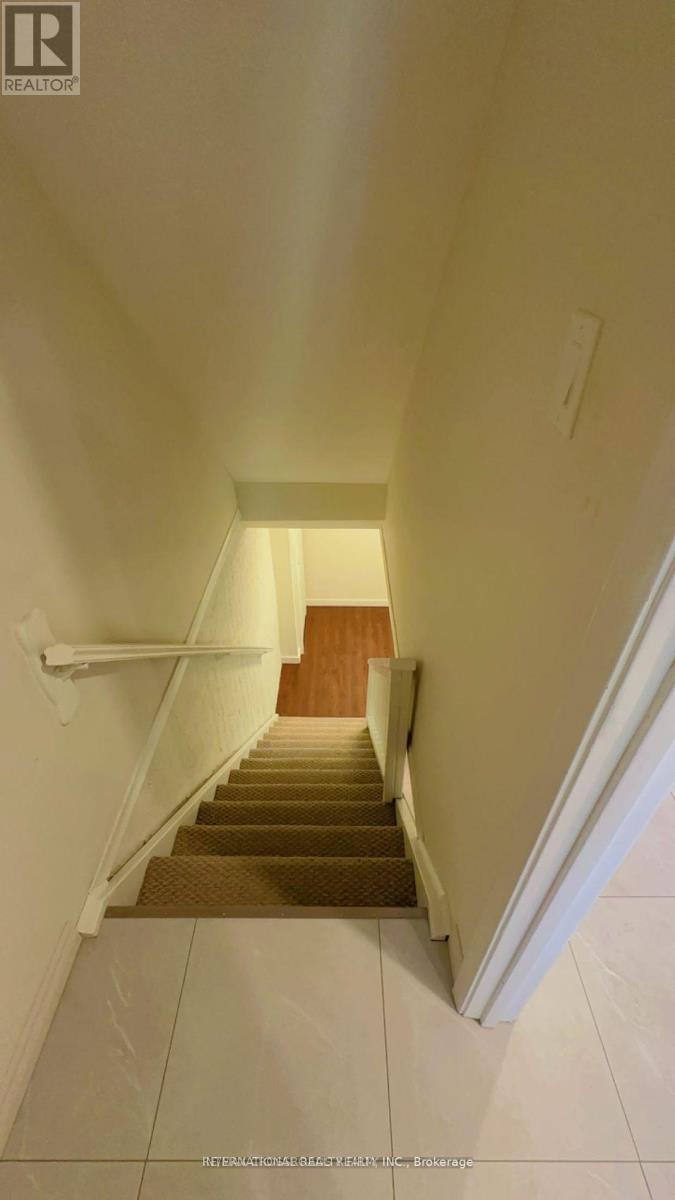 Photo 10 of 22 221 Ormond Drive, Oshawa ON