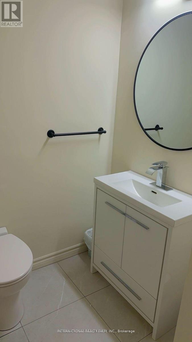 Photo 15 of 22 221 Ormond Drive, Oshawa ON