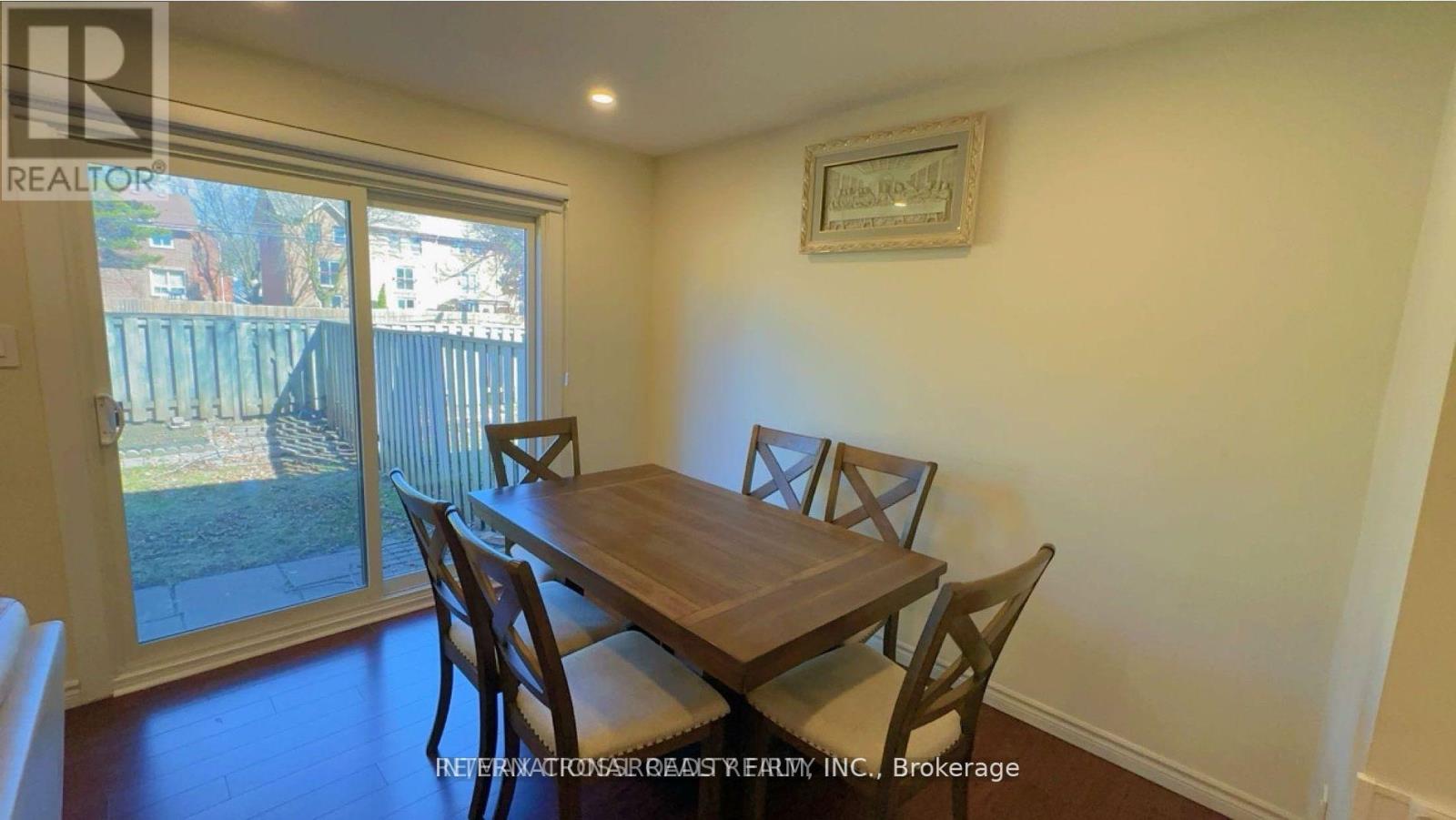 Photo 5 of 22 221 Ormond Drive, Oshawa ON