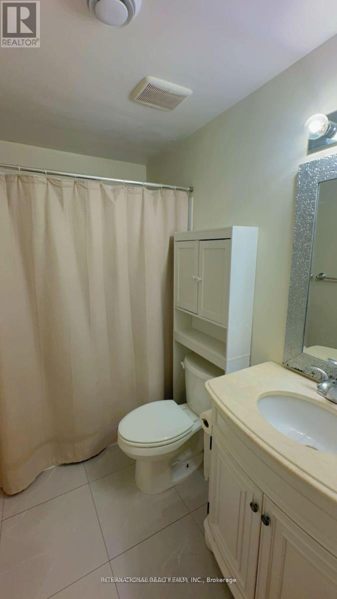 Photo 7 of 22 221 Ormond Drive, Oshawa ON