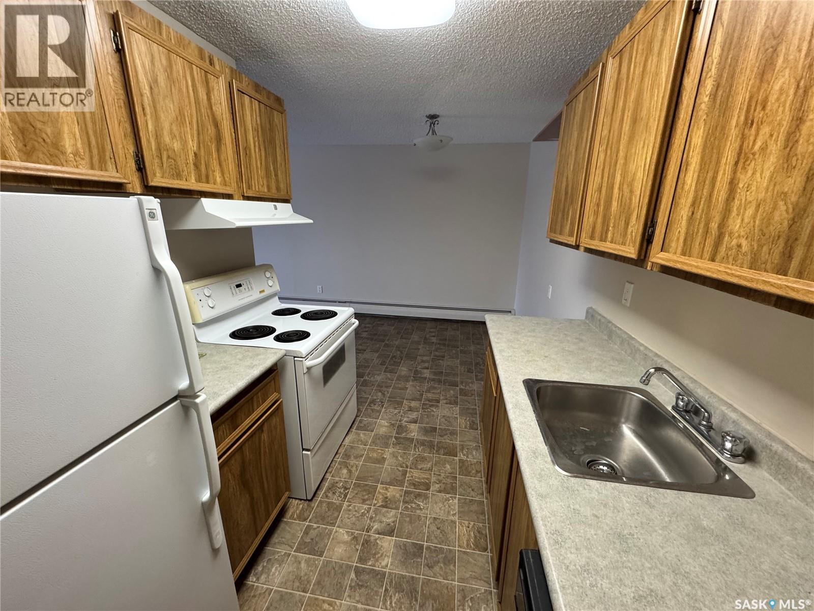 Photo 1 of 306 1808 Eaglesham Avenue, Weyburn SK