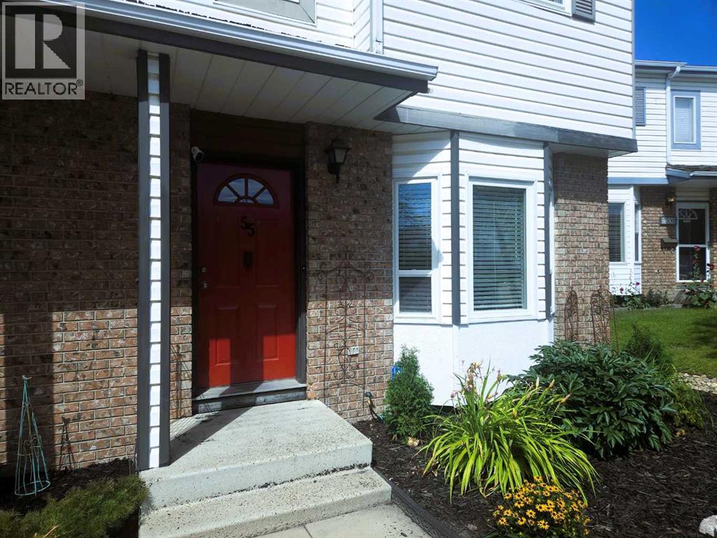 Photo 2 of 55 Elwell Close, Red Deer AB