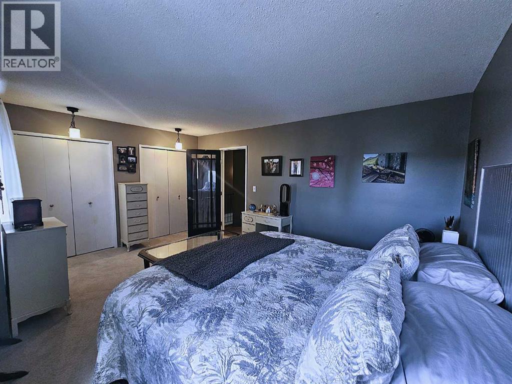 Photo 16 of 55 Elwell Close, Red Deer AB