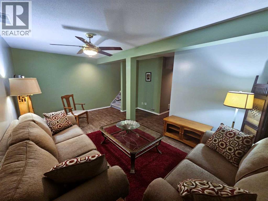 Photo 23 of 55 Elwell Close, Red Deer AB