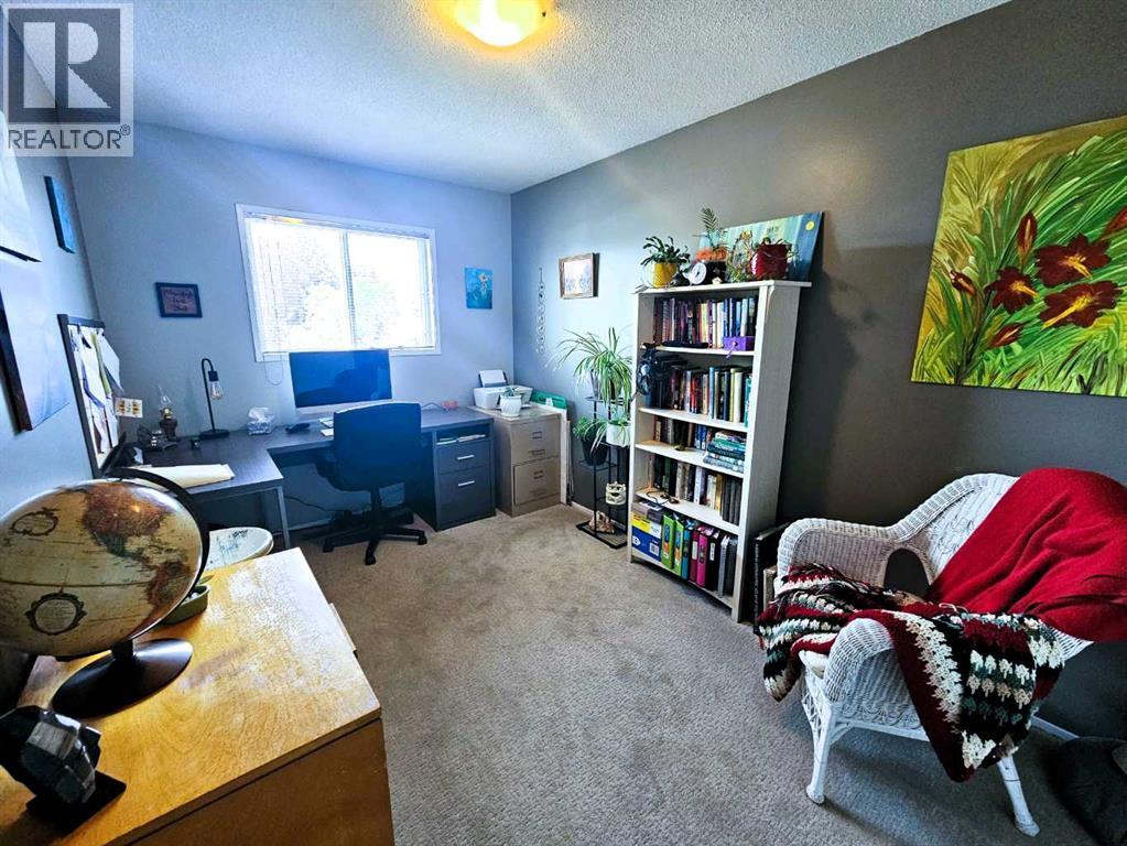 Photo 25 of 55 Elwell Close, Red Deer AB
