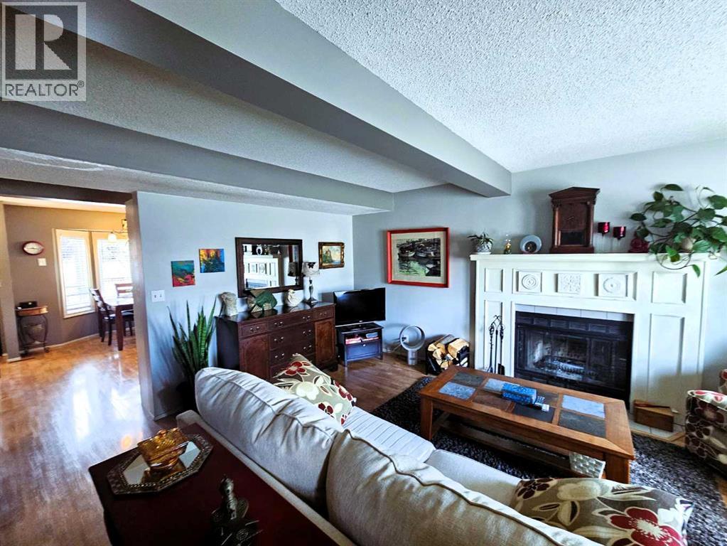 Photo 8 of 55 Elwell Close, Red Deer AB