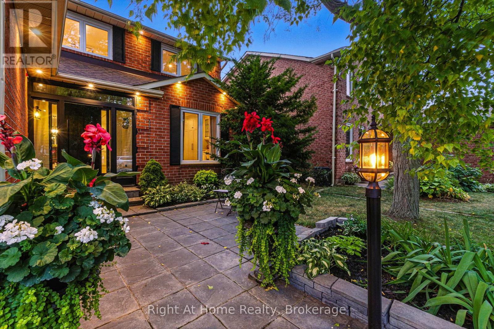 Photo 1 of 230 Poole Drive, Oakville ON