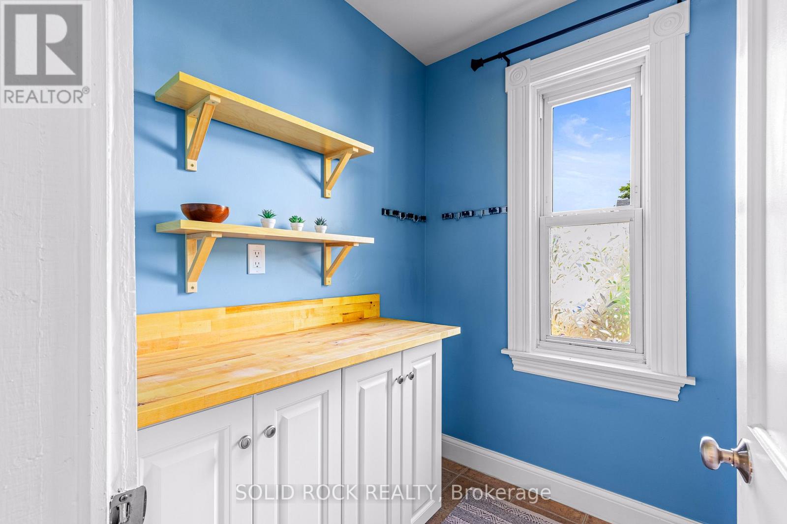 Photo 15 of 53 Wall Street, Brockville ON