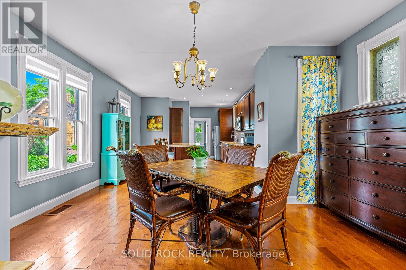 Photo 10 of 53 Wall Street, Brockville ON