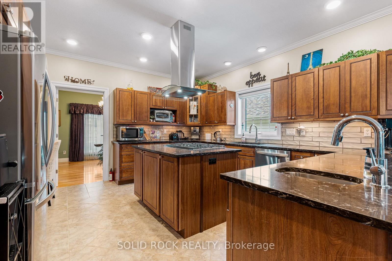 Photo 13 of 1021 Crestwood Drive, Brockville ON