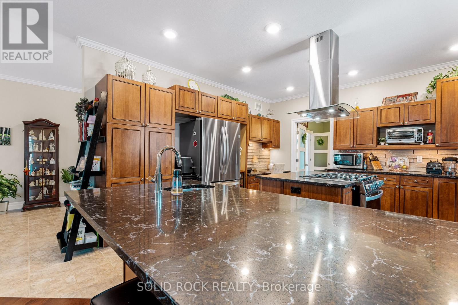Photo 15 of 1021 Crestwood Drive, Brockville ON