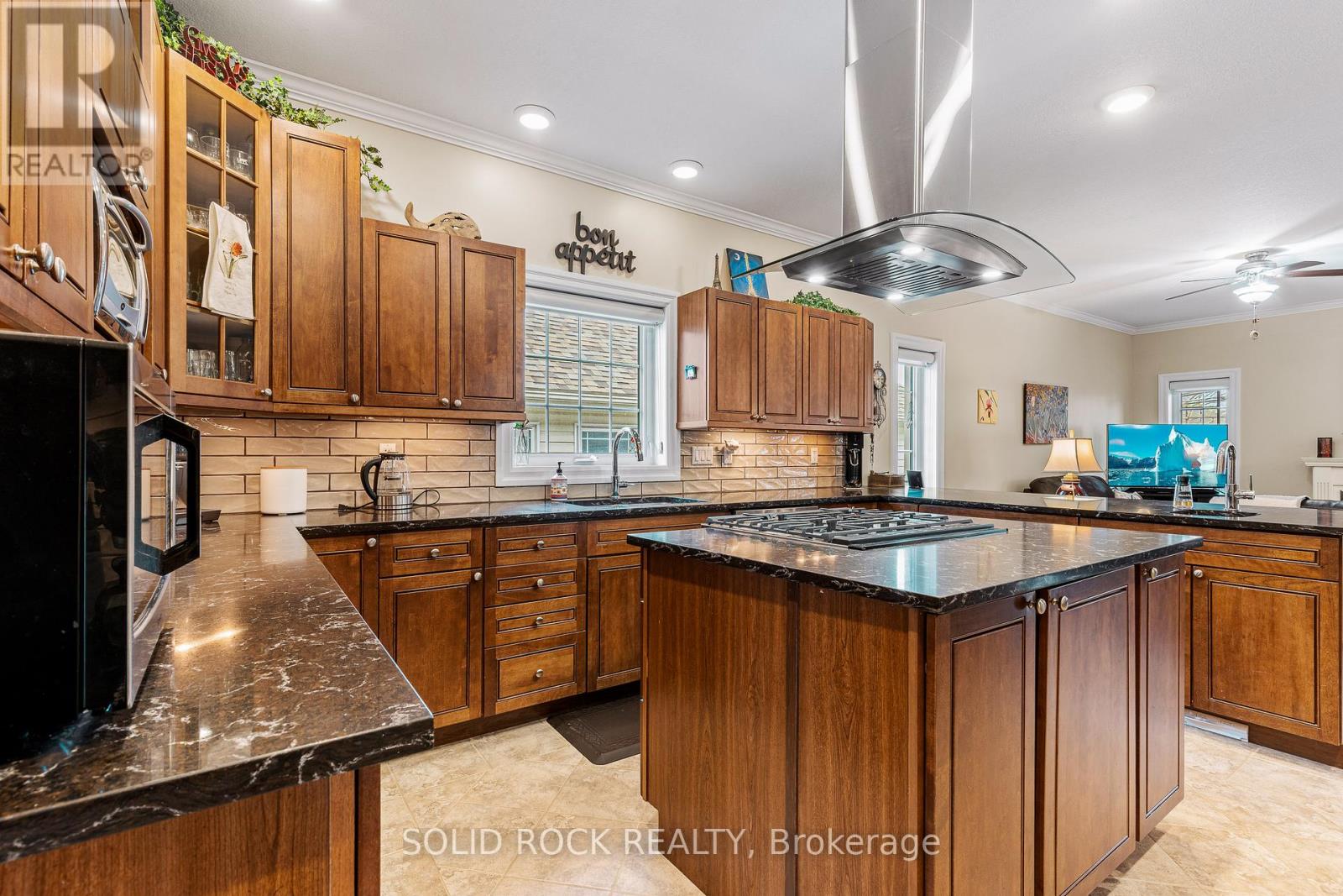 Photo 2 of 1021 Crestwood Drive, Brockville ON