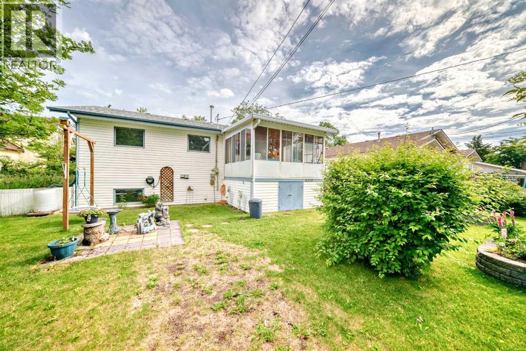 Photo 30 of 5213 59th Ave, Ponoka AB
