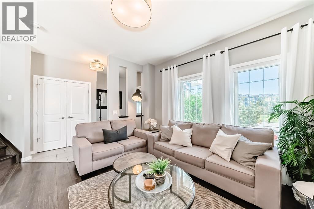 Photo 8 of 48 Copperpond Park Se, Calgary AB