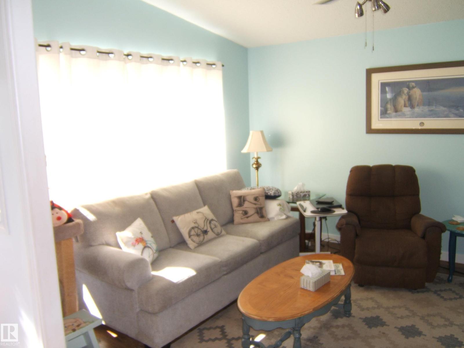 Photo 11 of 5118 51 Av, Willingdon AB