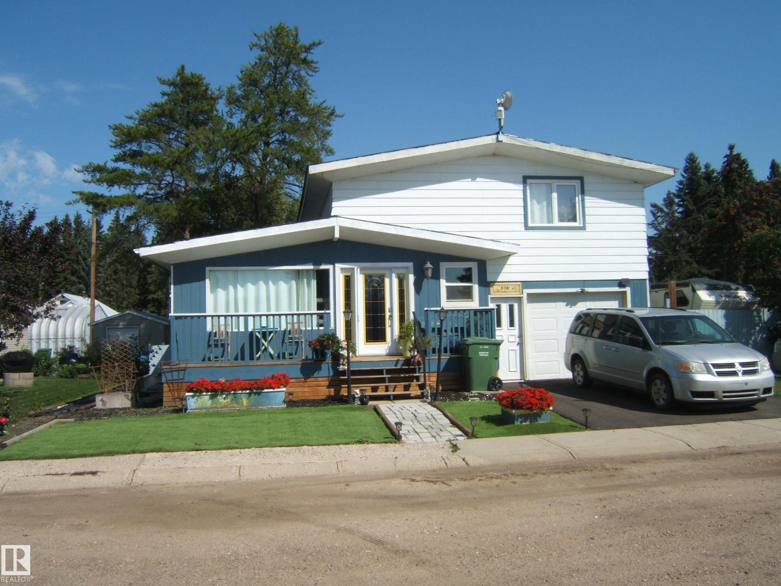 Photo 2 of 5118 51 Av, Willingdon AB
