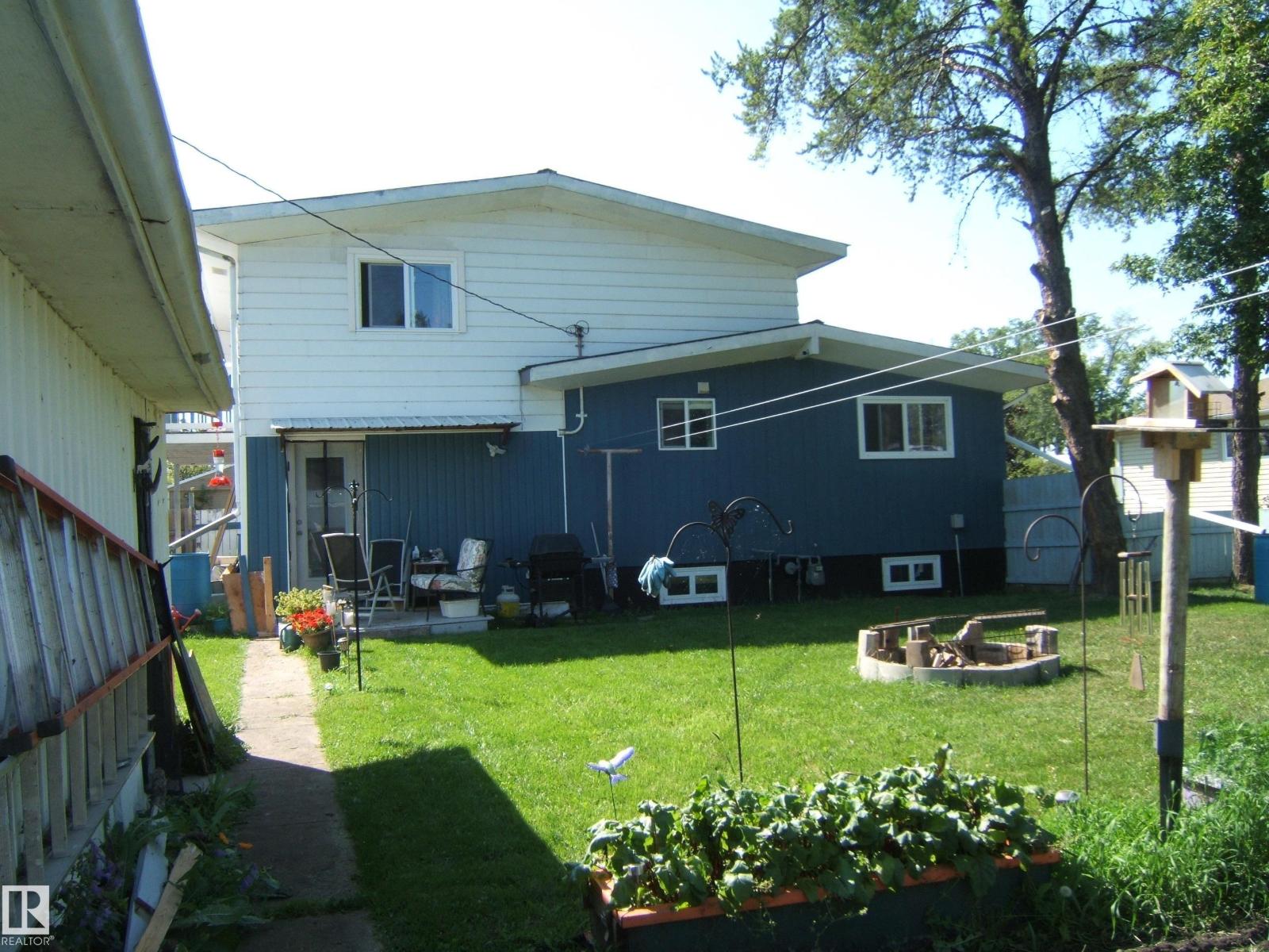 Photo 5 of 5118 51 Av, Willingdon AB