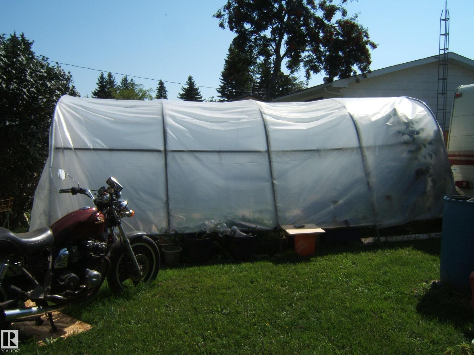 Photo 8 of 5118 51 Av, Willingdon AB