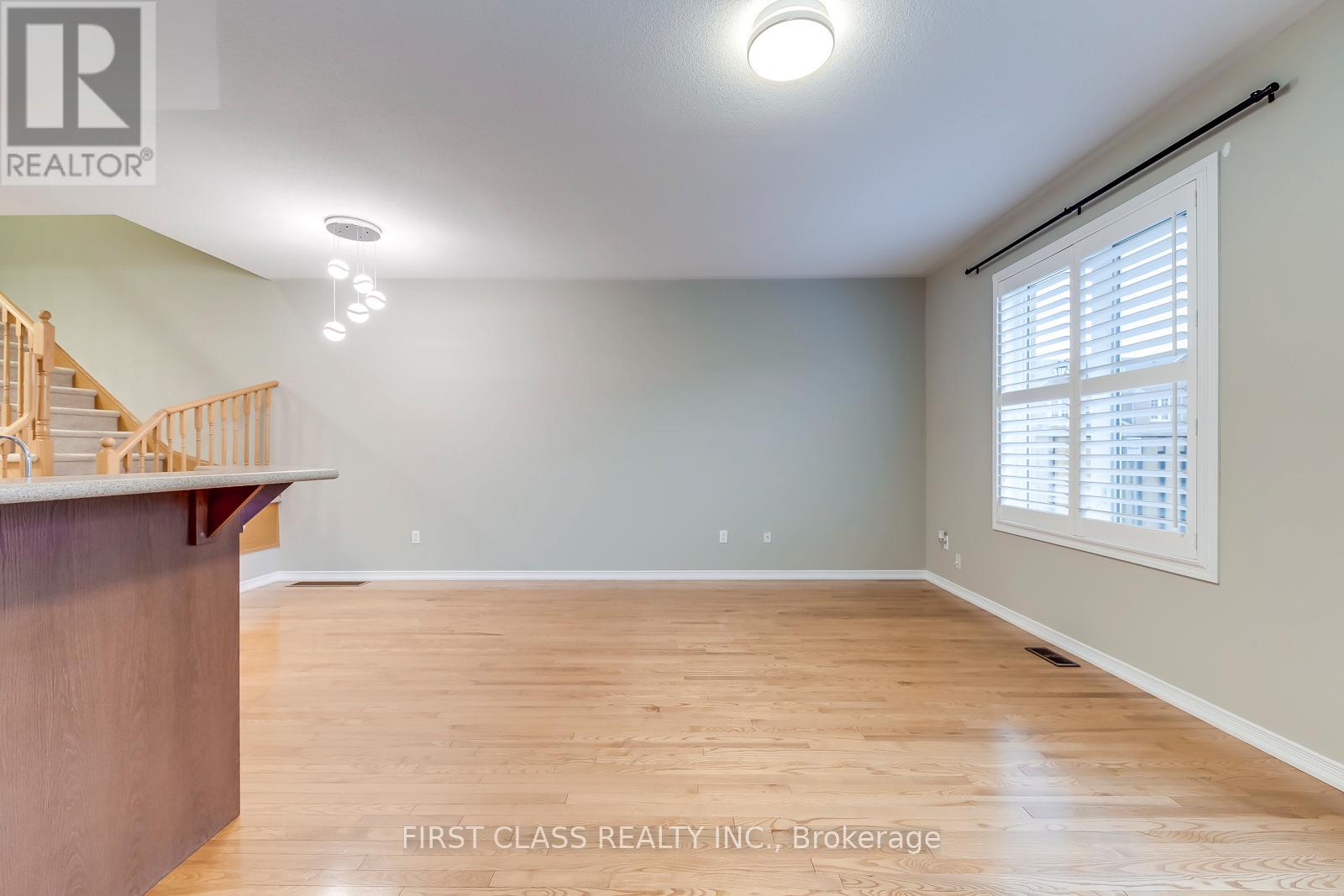 Photo 12 of 39 651 Farmstead Drive, Milton ON