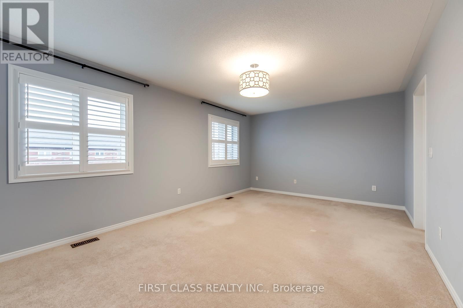 Photo 21 of 39 651 Farmstead Drive, Milton ON