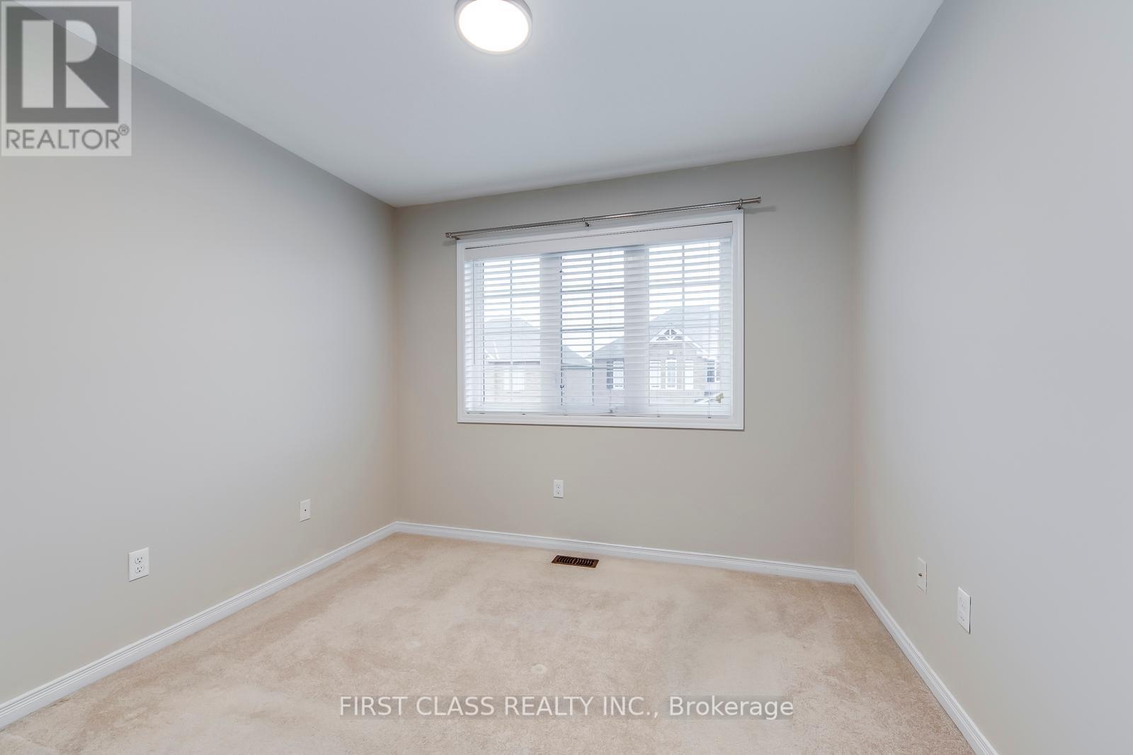 Photo 27 of 39 651 Farmstead Drive, Milton ON