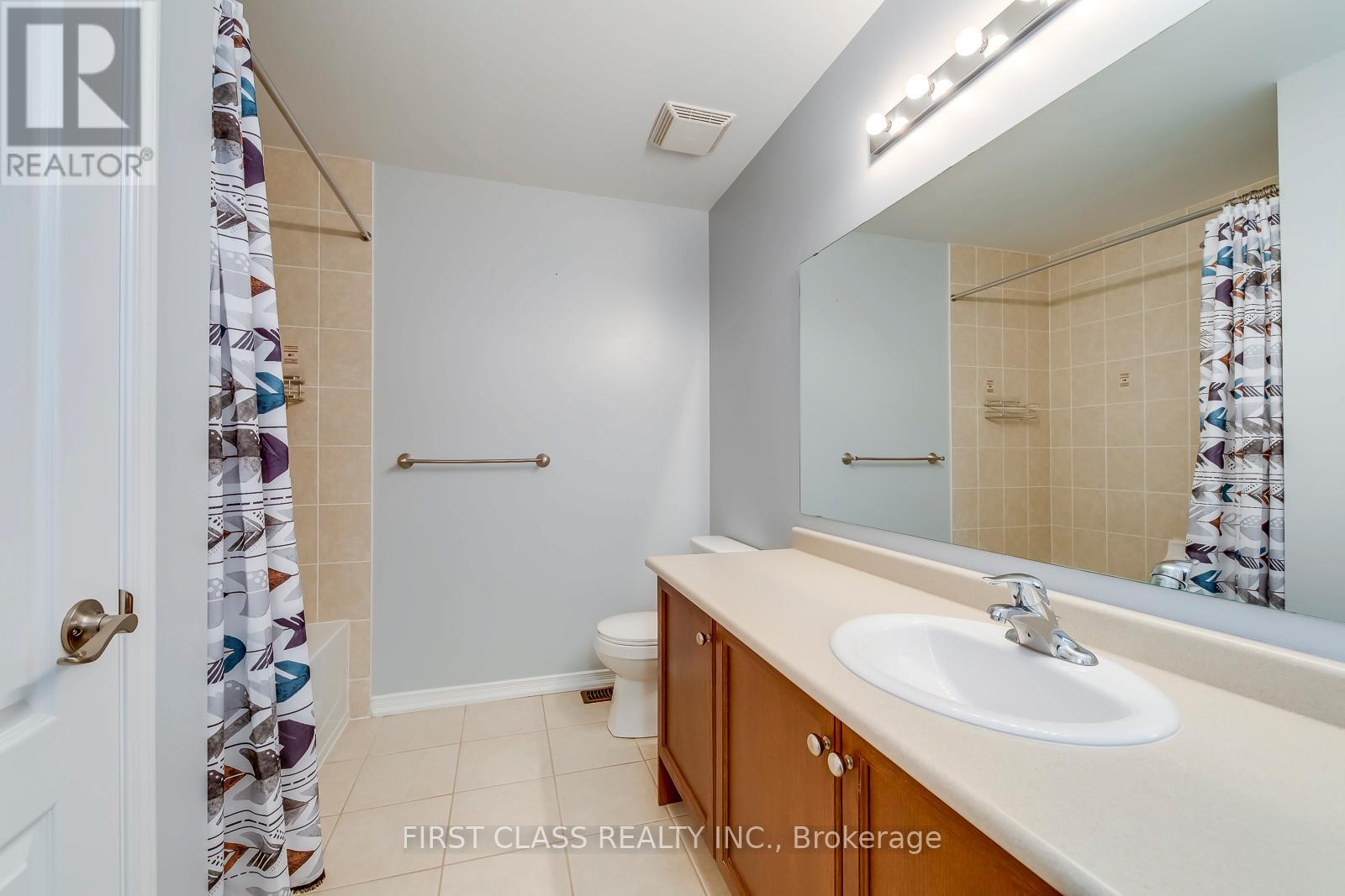 Photo 31 of 39 651 Farmstead Drive, Milton ON