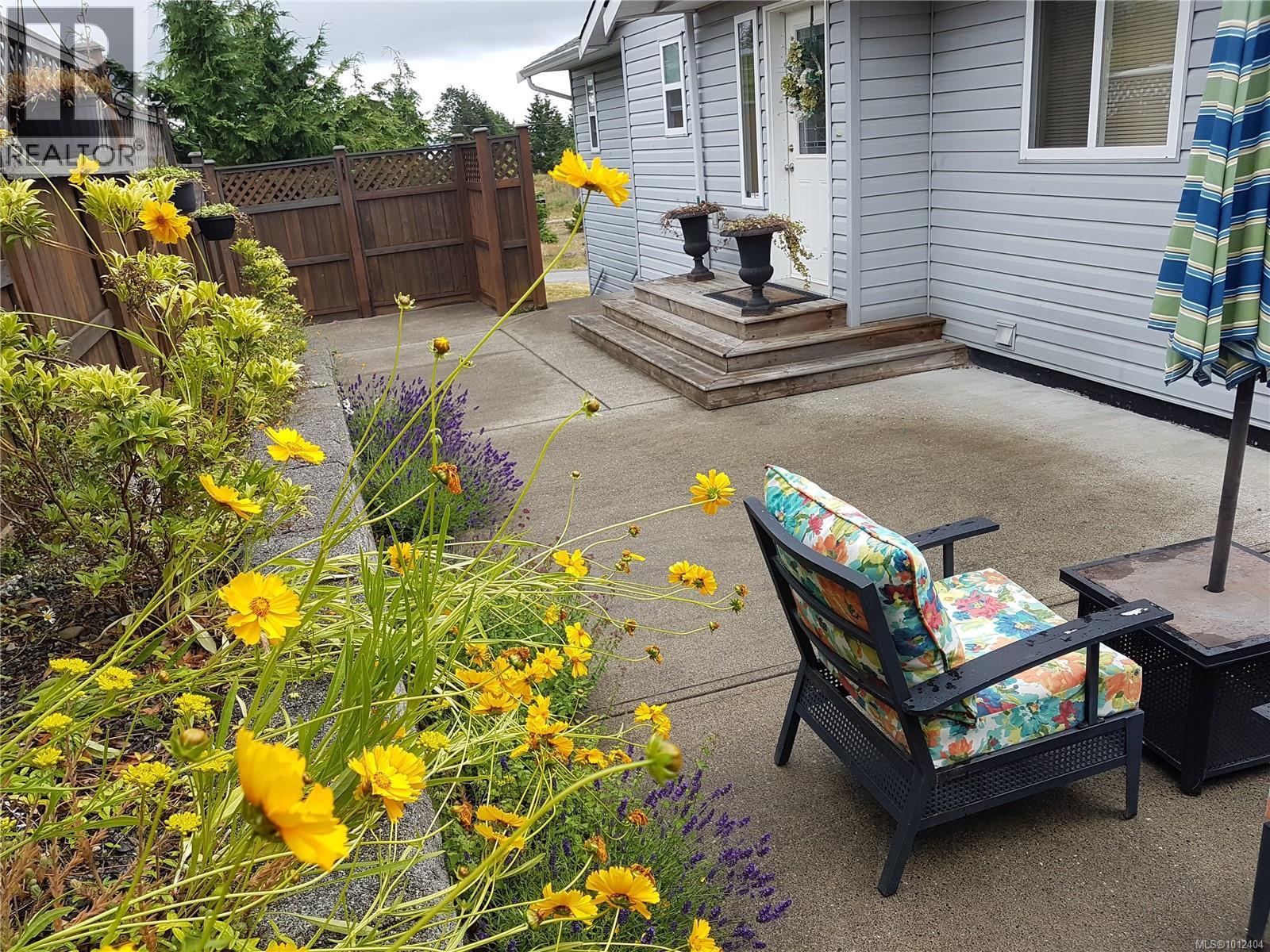 Photo 1 of 1731 Dars Pl, Qualicum Beach BC