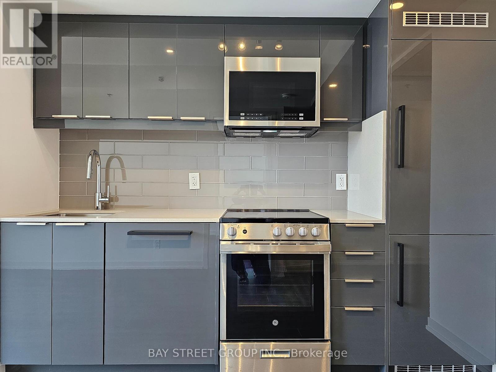Photo 11 of 323 90 Glen Everest Road, Toronto ON