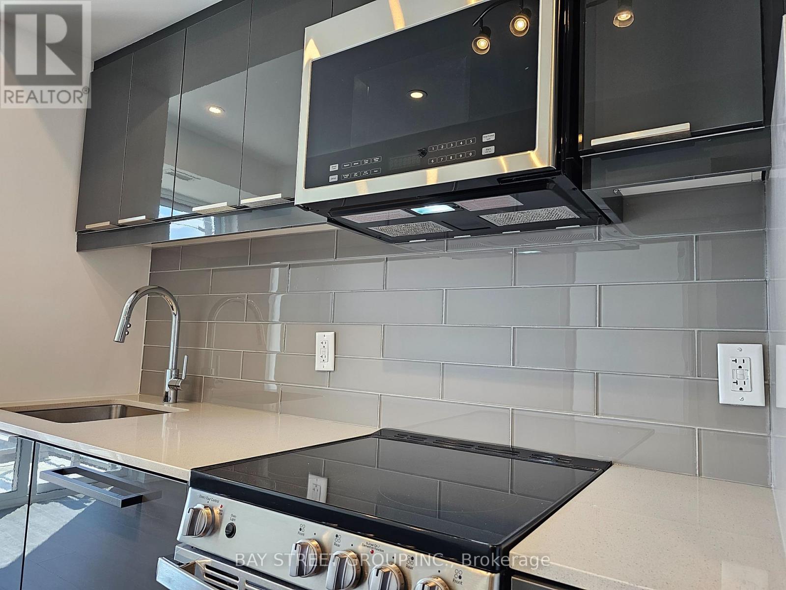 Photo 12 of 323 90 Glen Everest Road, Toronto ON