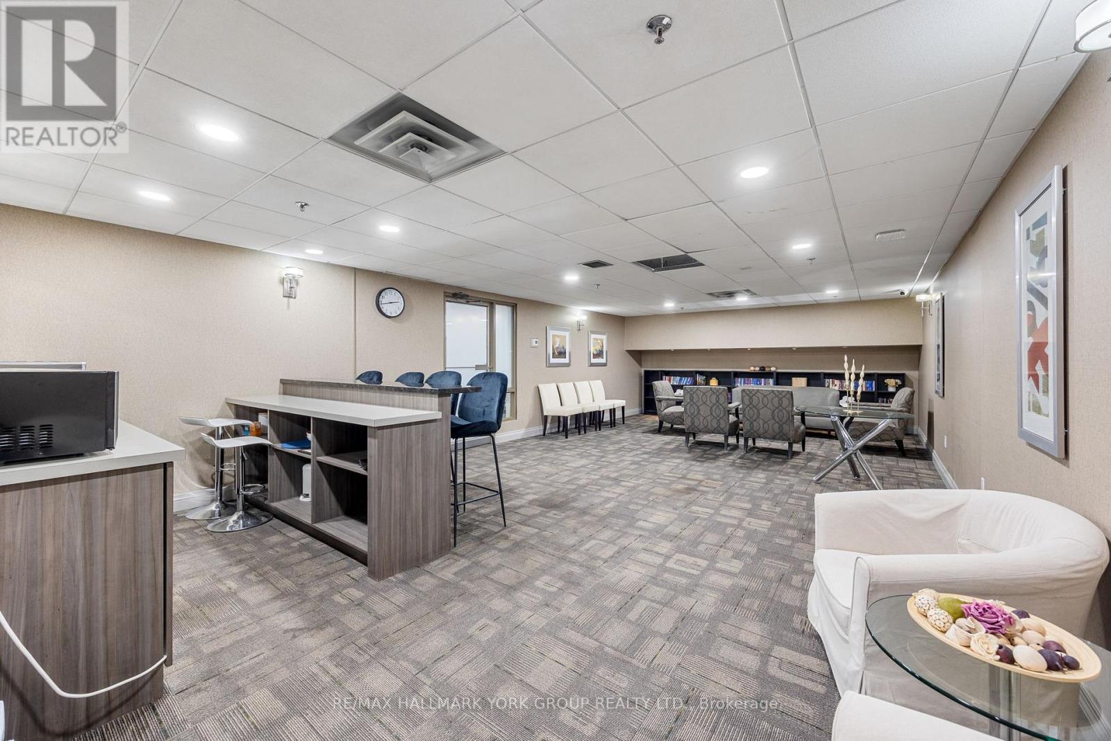 Photo 14 of 301 309 Major Mackenzie Drive, Richmond Hill ON