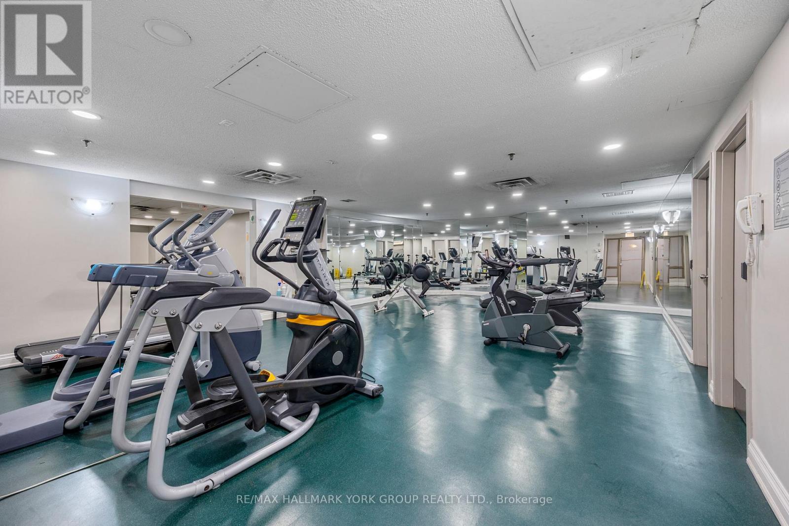 Photo 16 of 301 309 Major Mackenzie Drive, Richmond Hill ON